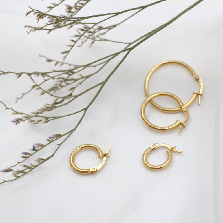 Small Round Hoop Earring in 10K Gold-Yellow