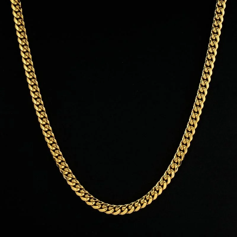 Bold Curb Chain in Sterling Silver Plated in 18k Gold