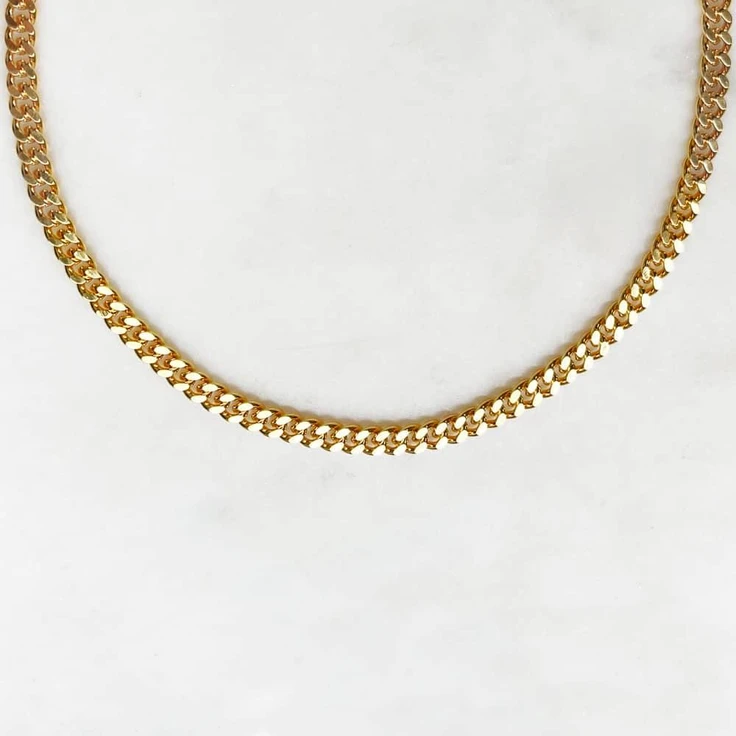 Bold Curb Chain in Sterling Silver Plated in 18k Gold