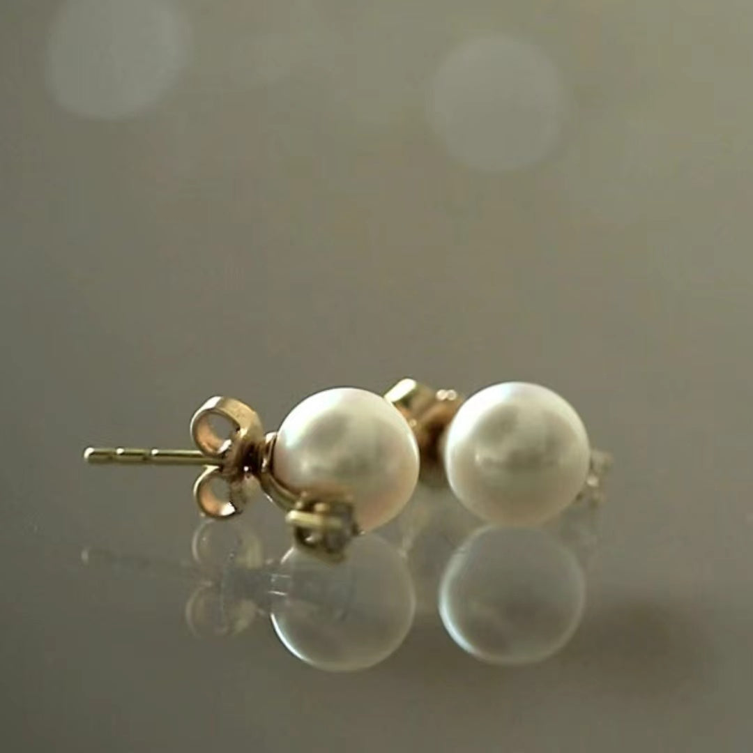 Fresh Water Pearl Stud Earrings in 14K Yellow Gold