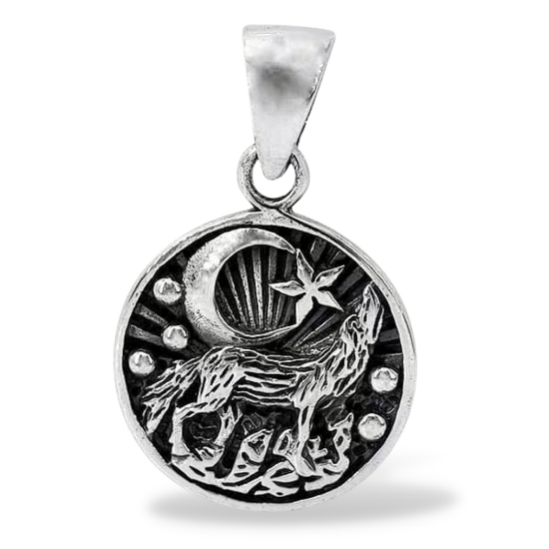 Conquertime Wolf Amulet in Sterling Silver